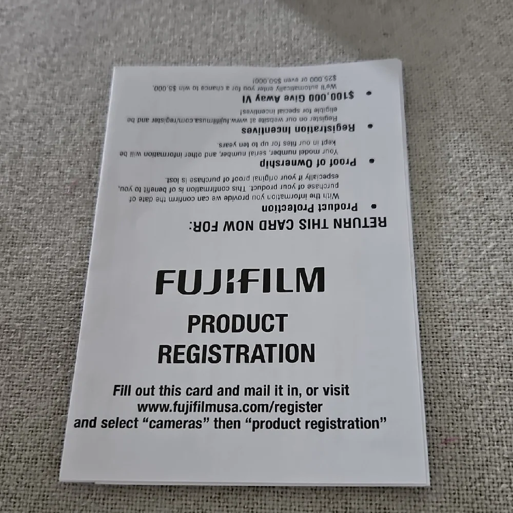 Fujifilm FinePix A920 Silver Compact Digital Camera with Woven Multicolor Case